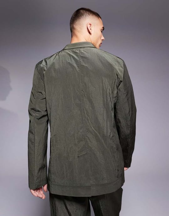 ASOS DESIGN avslappnad vanlig kavaj i khaki teknisk tyg - Image 3