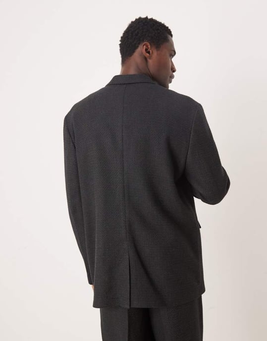 ASOS DESIGN avslappnad lång kavaj i svart texturerat tyg - Image 3