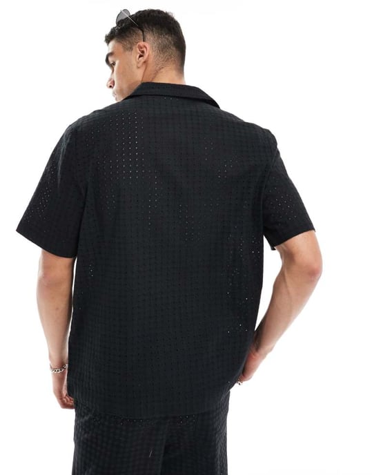ASOS DESIGN samordnad avslappnad krage broderad skjorta i svart - Image 2