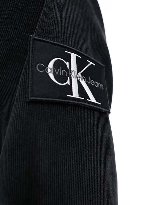 Calvin Klein Jeans regular fit kordflortsskorta i svart - Image 3