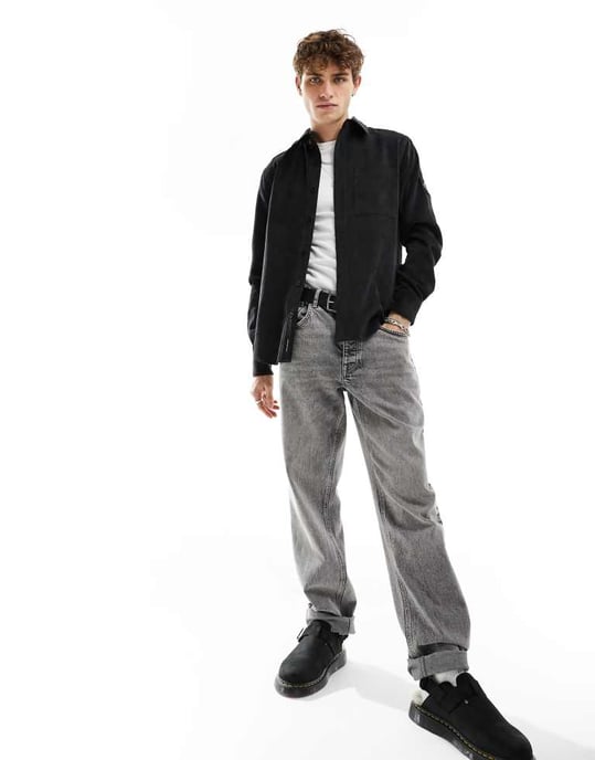 Calvin Klein Jeans regular fit kordflortsskorta i svart - Image 4
