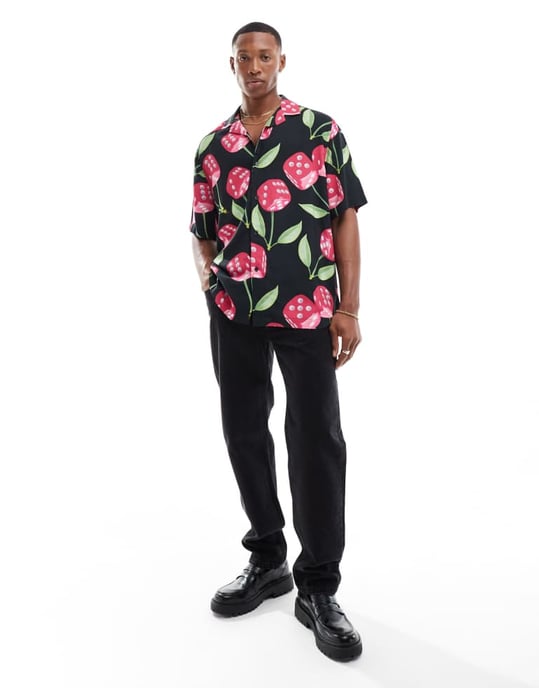 ASOS DESIGN avslappnad skjorta med krage och körsbärstärningsmönster - Image 3