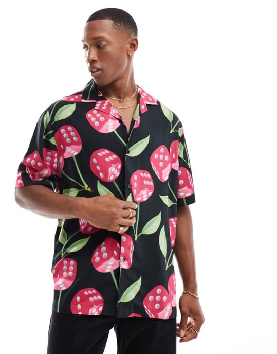 ASOS DESIGN avslappnad skjorta med krage och körsbärstärningsmönster - Image 4
