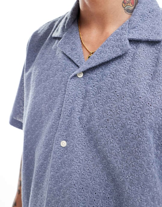 Abercrombie & Fitch kortärmad beskuren oversized blus med spets i ljusblå - Image 2