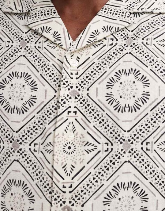 Abercrombie & Fitch kortärmad mönstrad broderad linne skjorta i beige - Image 3