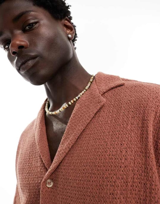 ASOS DESIGN avslappnad djup krage korgtextur skjorta i rostbrun - Image 4