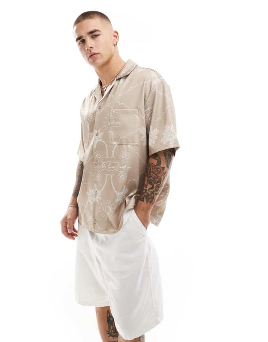Couture Club palmmönstrad broderad skjorta i beige - Image 3