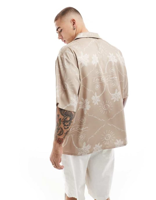 Couture Club palmmönstrad broderad skjorta i beige - Image 4