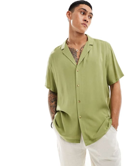 ASOS DESIGN avslappnad passform viskostopp med låg krage i olivgrön - Image 3