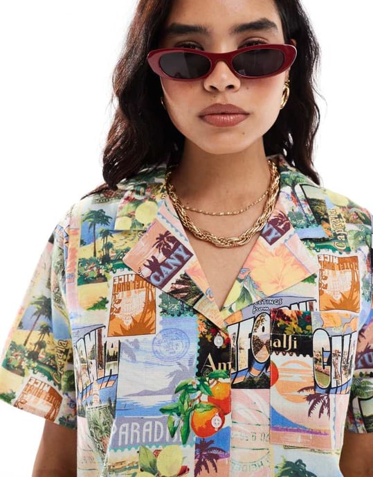 ASOS DESIGN linne-liknande co-ord kortärmad skjorta i vykortstryck - Image 3
