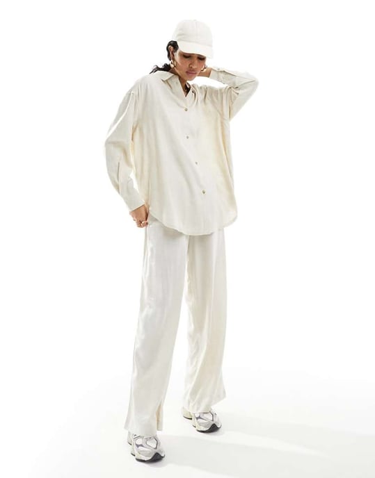ASOS DESIGN avslappnad skjorta i linne i naturlig färg - Image 3