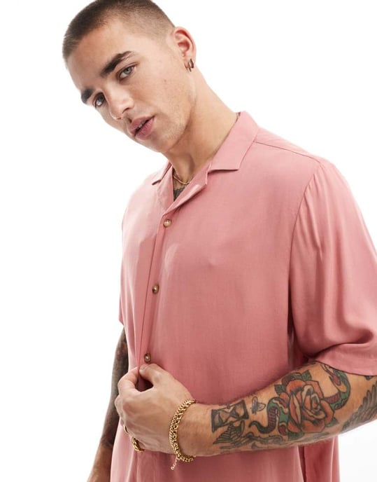 ASOS DESIGN avslappnad passform viskos skjorta med omvänd krage i lerarosa - Image 3