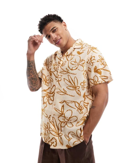 ASOS DESIGN avslappnad krage linne-look skjorta i neutral blommönster - Image 1