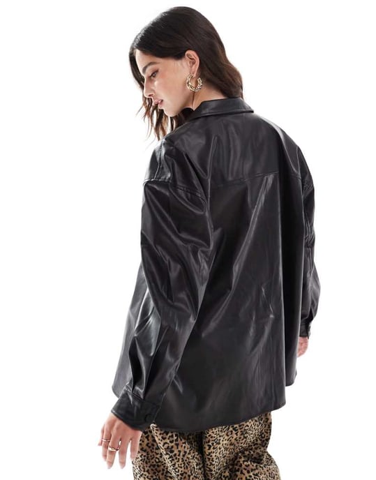 Vero Moda oversized skjorta i svart konstläder - Image 4