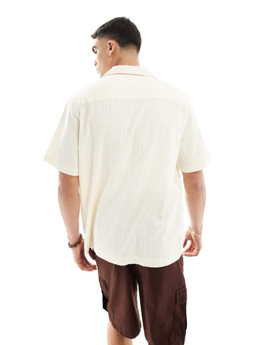 ASOS DESIGN avslappnad revere seersucker-skjorta i ecru - Image 4