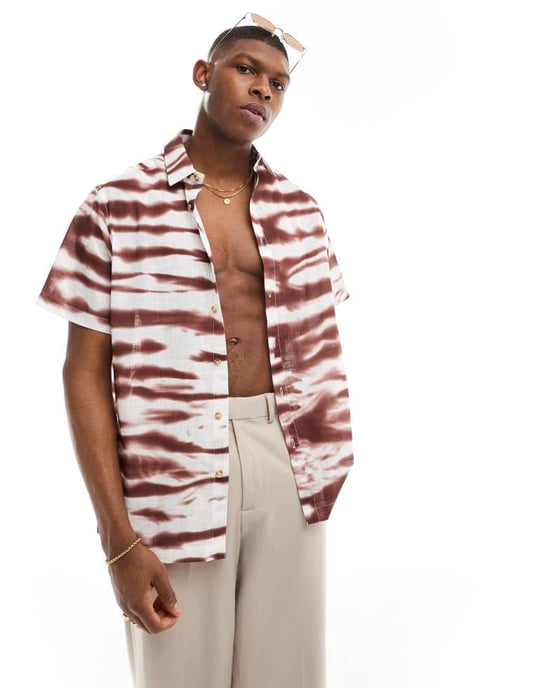ASOS DESIGN avslappnad skjorta i tie dye-mönster - BURGUNDY - Image 4
