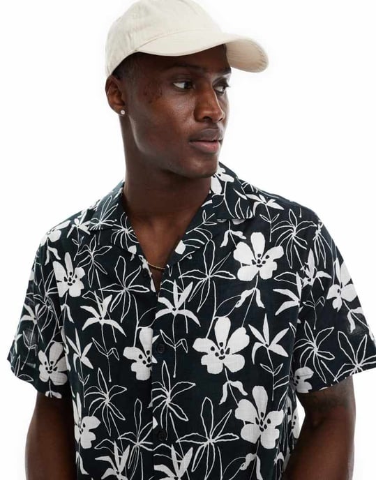 ASOS DESIGN avslappnad krage linne-look skjorta med blommönster i svart och vitt - Image 2