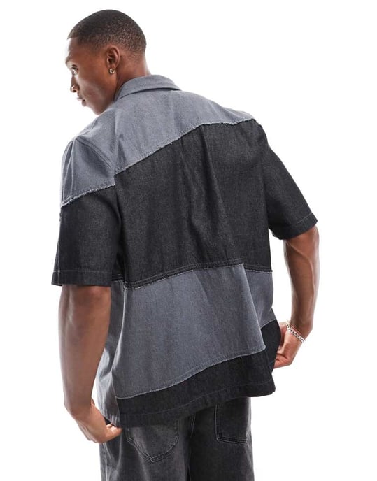 ASOS DESIGN boxig avslappnad jeansskjorta med kontrasterande paneler i svart - Image 2