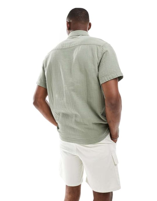 ASOS DESIGN kortärmad avslappnad skjorta med omvänd krage i ljus khaki av cheese cloth - Image 3