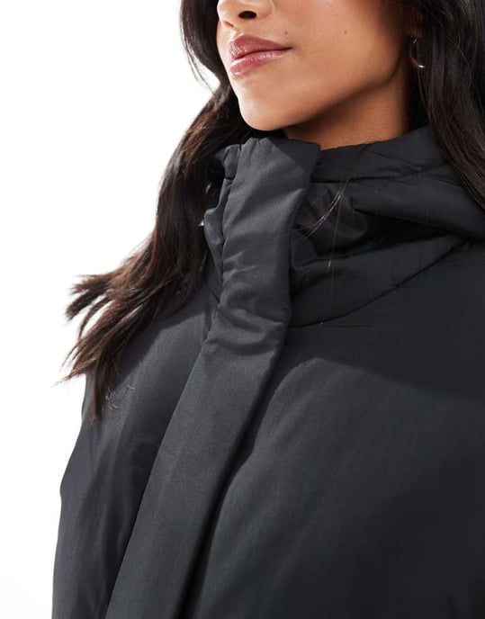 ASOS DESIGN Petite oversized pufferjacka med huva i svart - Image 3