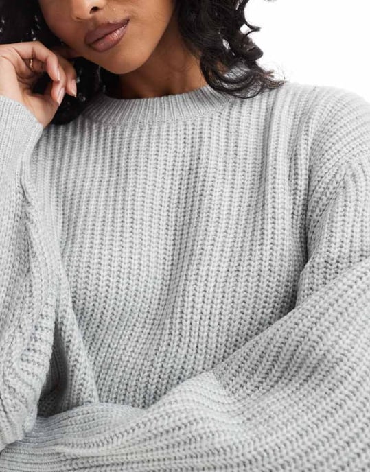 ASOS DESIGN kraftig rundhalsad ribbstickad tröja i grått - Image 4