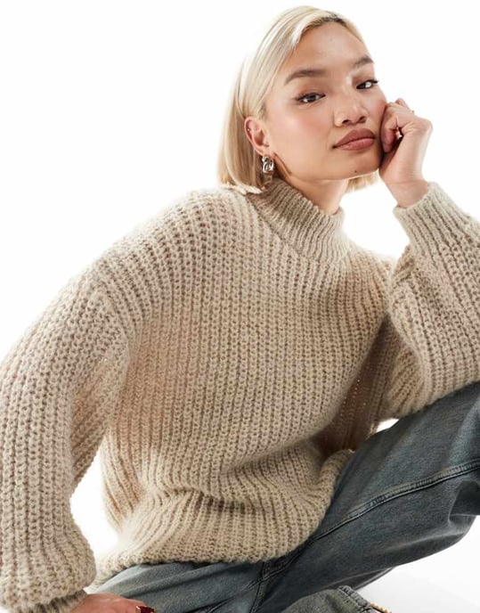 Monki höghalsshalsad tjockribbad stickad tröja med volymärmar i beige - Image 2