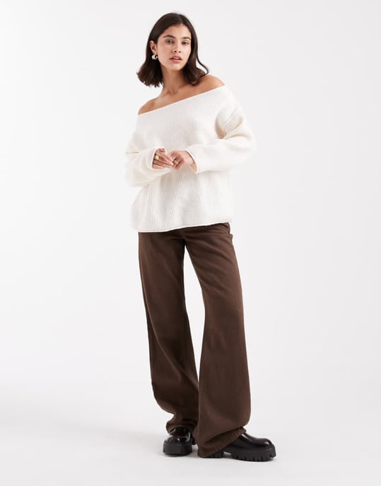Miss Selfridge asymmetrisk av axeln lös och mysig stickad tröja i krämfärgad - Image 4