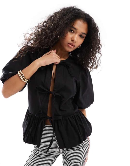 ASOS DESIGN bomullsblus med puffärmar och peplum i svart - Image 1