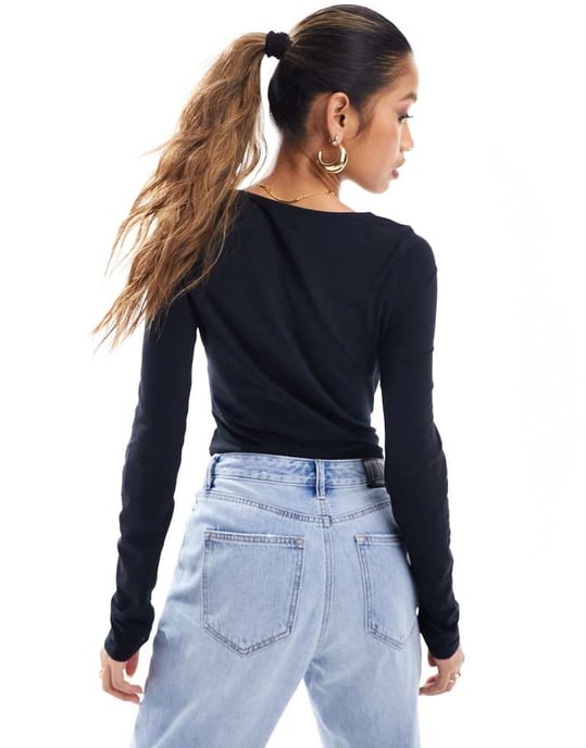 ASOS DESIGN bodysuit med samlad bystdetalj och lång ärm i svart - Image 3