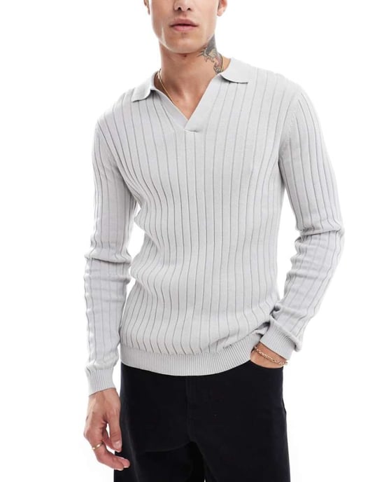 ASOS DESIGN essential muskelfittad ribbad tröja med snedhals i ljusgrå - Image 1