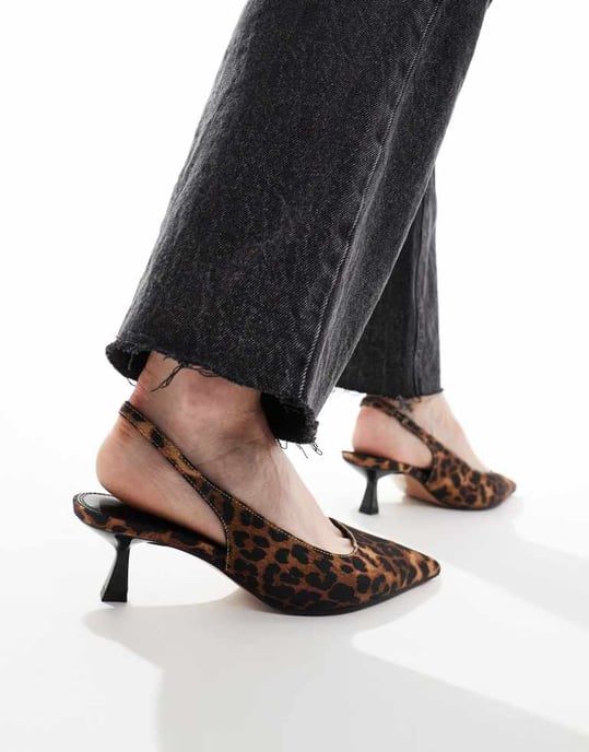 ASOS DESIGN Bred Passform Stroll slingback kitten klackskor i leopard - Image 3