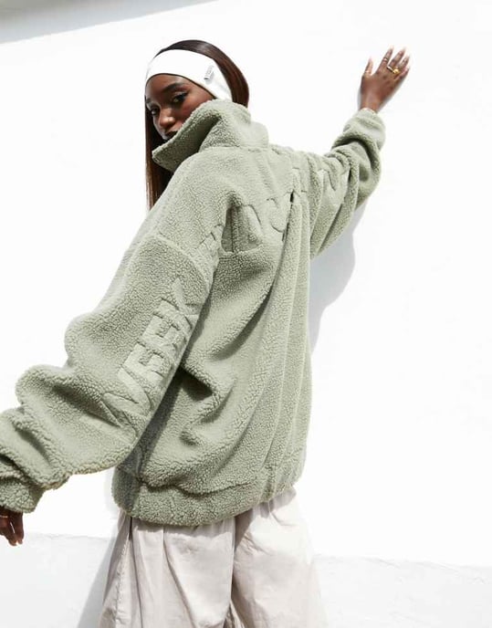Weekend Collective oversized borg halv zip med burnout i salviagröna. - Image 2