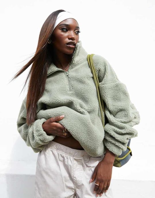 Weekend Collective oversized borg halv zip med burnout i salviagröna. - Image 3