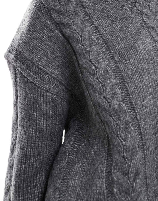 ASOS DESIGN kabelstickad crewneck-tröja i kolgrå - Image 3