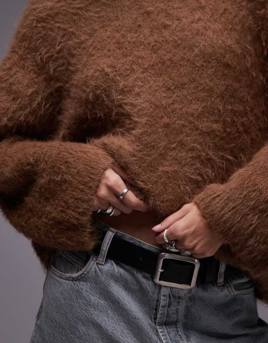 Topshop stickad ultrafluffig oversized tröja i kolafärg - Image 4