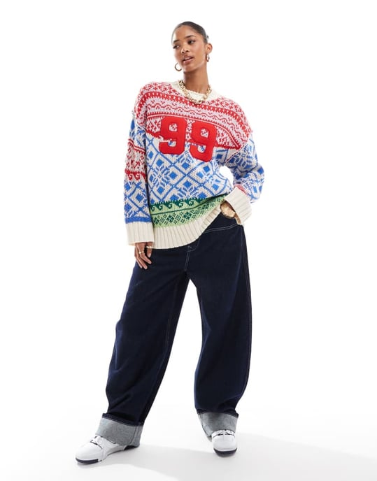 ASOS DESIGN oversized lappverk fairisle jultröja i blått och rött - Image 3