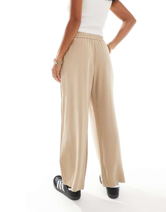 Miss Selfridge Petite mjuk touch dra-på-bred ben-byxor i sten - Image 3