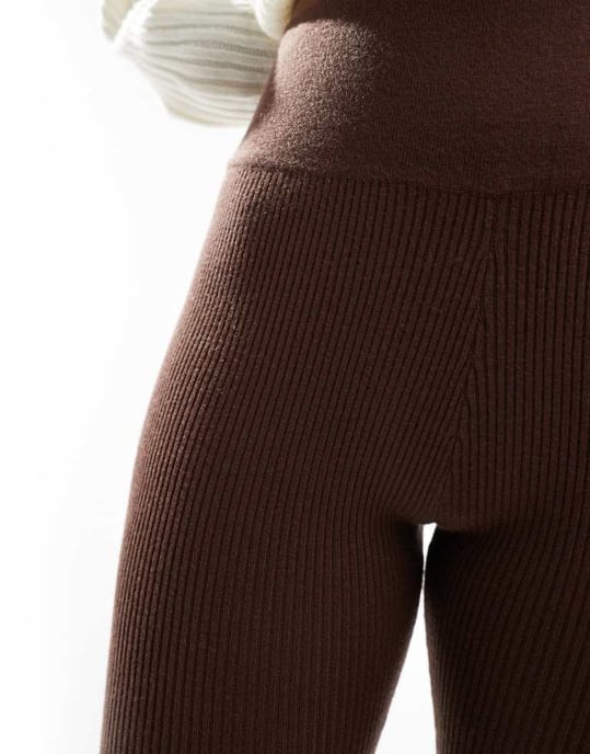 Miss Selfridge ribbad stickad mysbyxa i choklad - Image 3