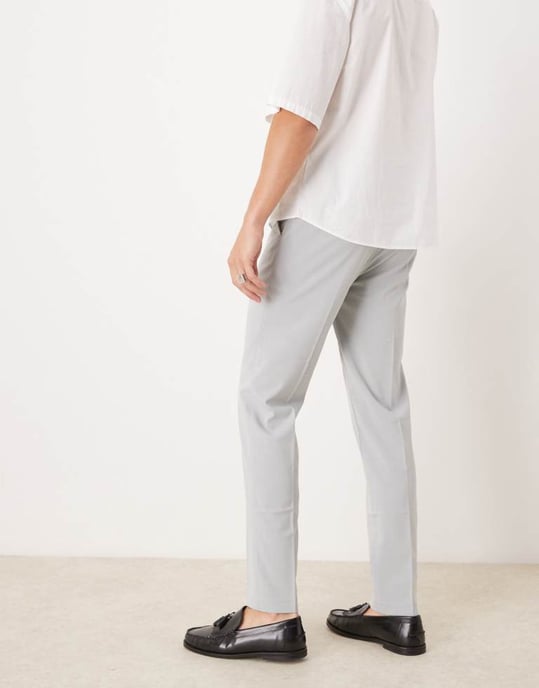 ASOS DESIGN slim fit smart bröllopsbyxor i ljusgrått - Image 4