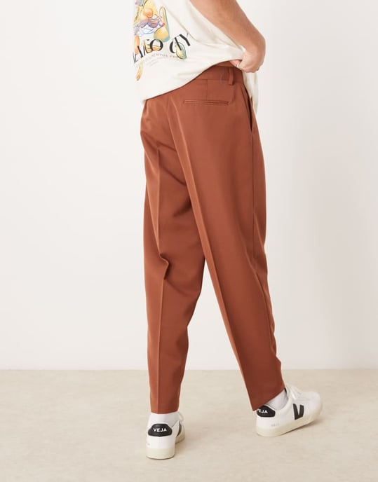ASOS DESIGN smart oversized tapered byxor med frontveck i rost - Image 4