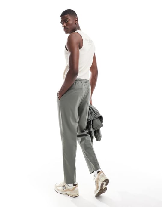 ASOS DESIGN smart co-ord byxor med tapered passform i ljusgrått - Image 4