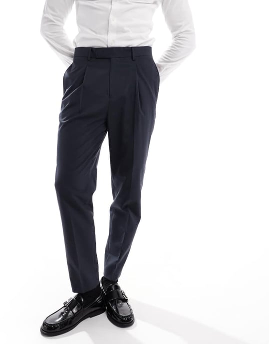 ASOS DESIGN smart tapered passformbyxor med framplissering i kolgrå - Image 4