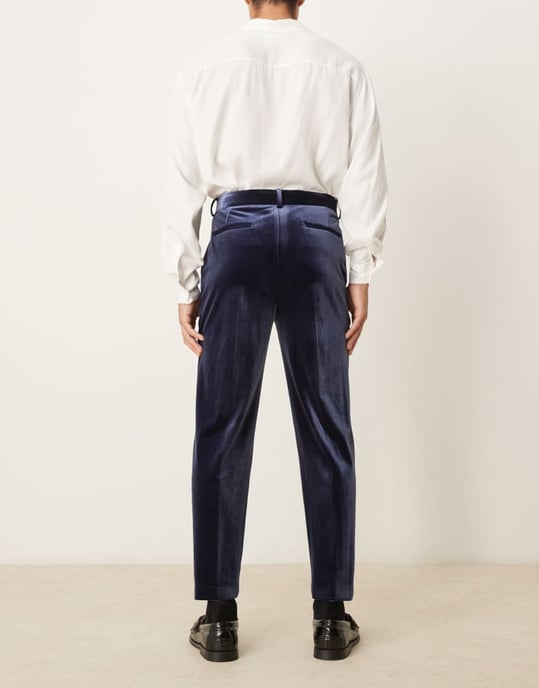 ASOS DESIGN smart tapered fit sammetsbyxor i marinblått - Image 3