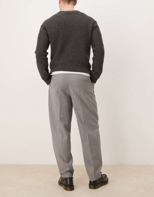 ASOS DESIGN smart oversized tapered byxor med frontveck i ljusgrå borstad tyg - Image 2