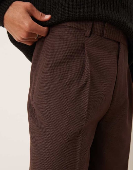ASOS DESIGN smart överdimensionerade avsmalnande byxor i brun mikrotextur - Image 3