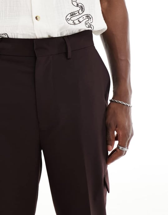 ASOS DESIGN smart tapered byxor med cargo-fickor i brunt - Image 4
