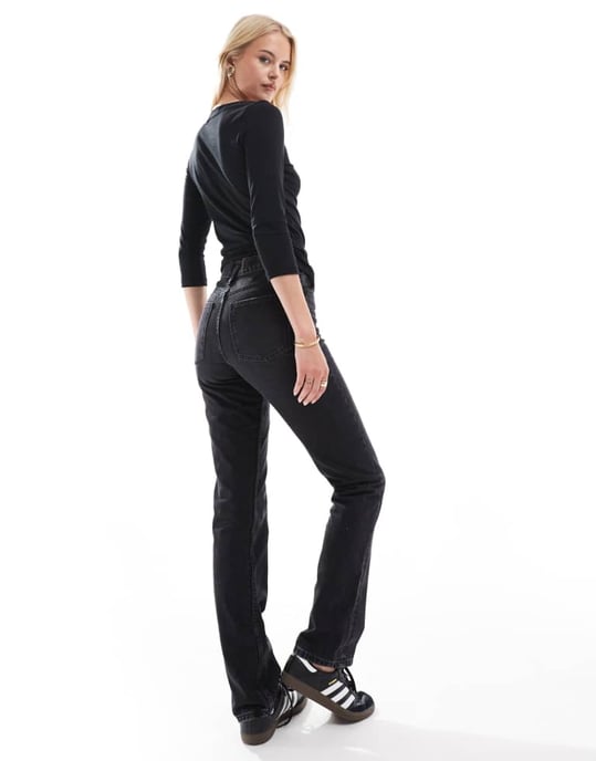 ASOS DESIGN Lång 90-tals rak jeans i tvättad svart - Image 3