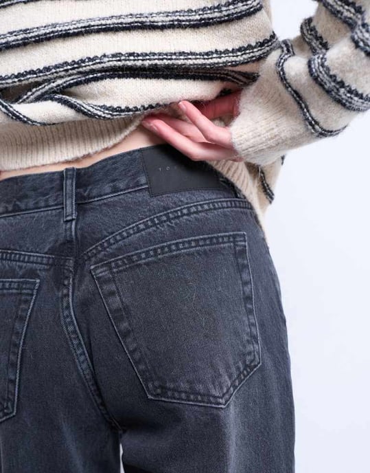 Topshop Runway mid rise rakjeans i tvättad svart - Image 4