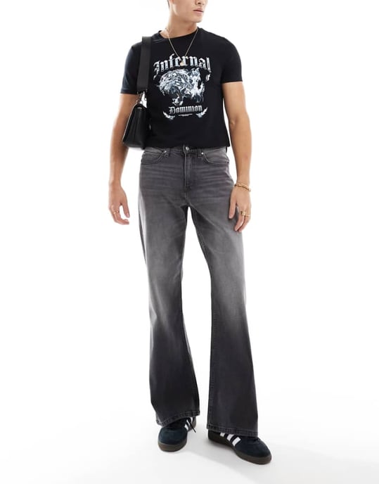 ASOS DESIGN vida utsvängda jeans i tvättad svart - Image 1