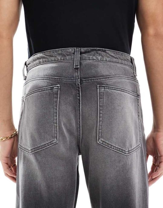 ASOS DESIGN vida utsvängda jeans i tvättad svart - Image 4